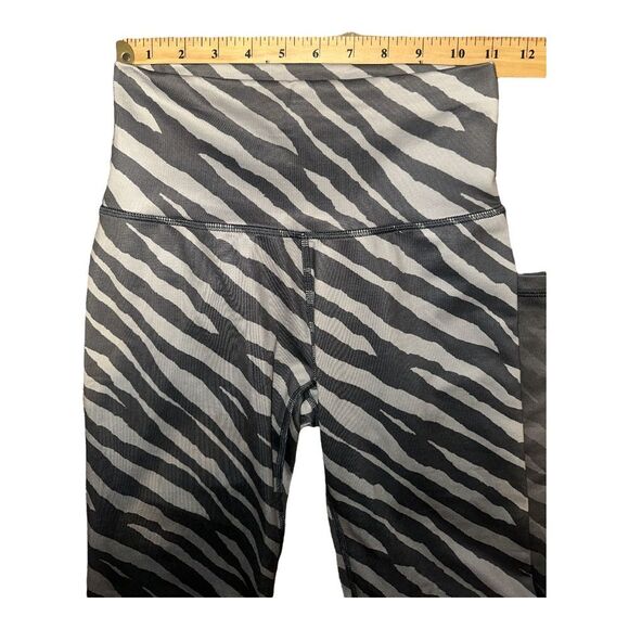 Aerie Gray Zebra Print High Rise Leggings, Medium - Picture 7 of 9